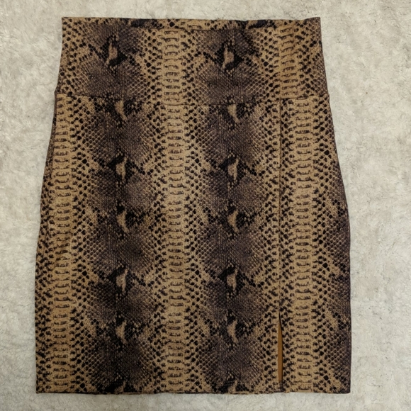 NanaMacs Dresses & Skirts - Snake print skirt